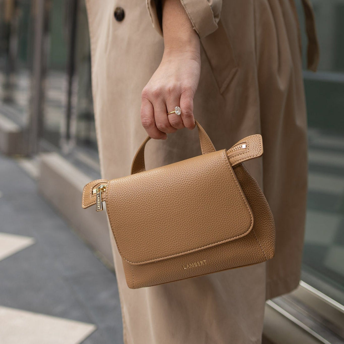 Le Ginny – Sac à bandoulière 2-en-1 en cuir vegan souvenir