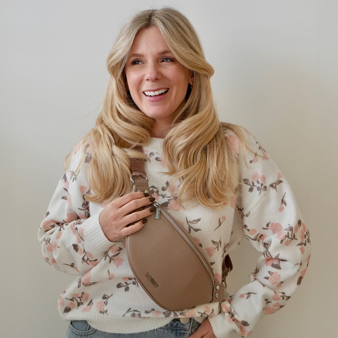 Le Sarah - Sac banane en cuir vegan terra