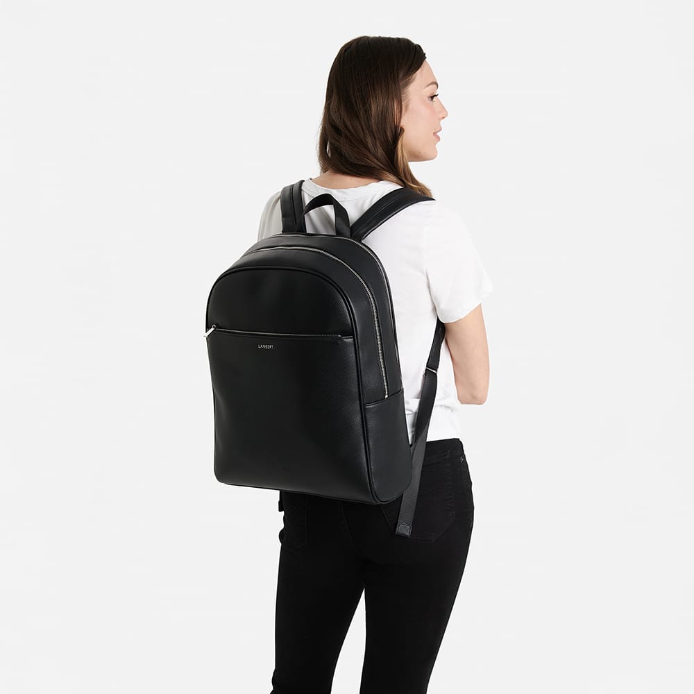 Le Emerson – Sac à dos en cuir vegan hazelnut