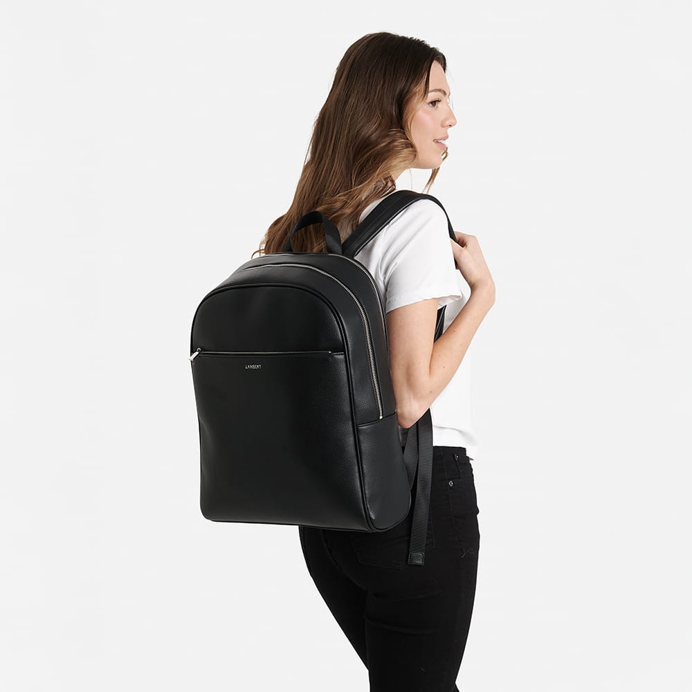 Le Emerson – Sac à dos en cuir vegan hazelnut