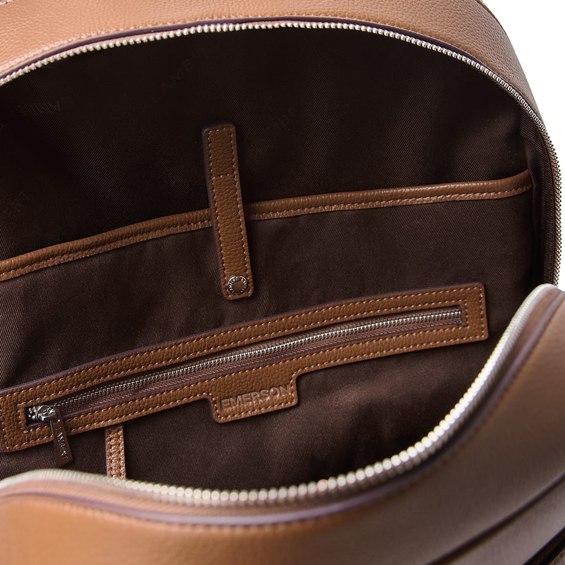 Le Emerson – Sac à dos en cuir vegan hazelnut