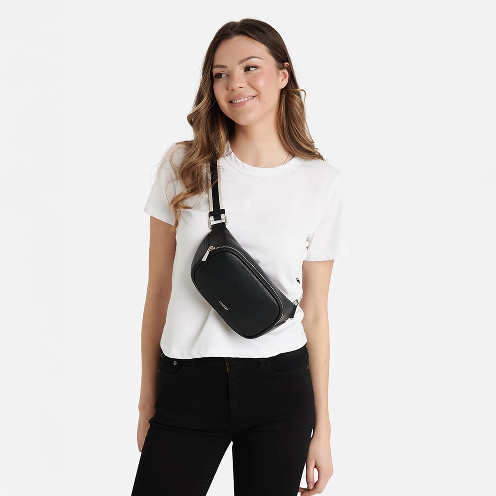 Le Sammy – Sac banane en cuir vegan hazelnut