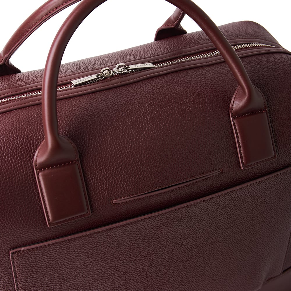 Le Mae - Petit sac de voyage en cuir vegan cassis