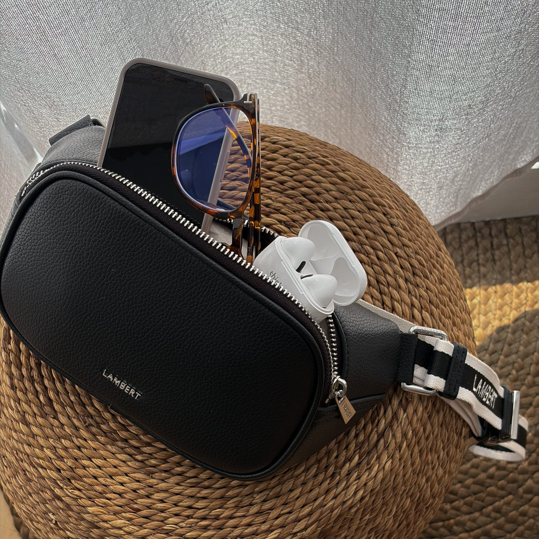 Le Sammy – Sac banane en cuir vegan noir